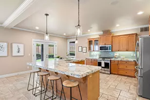 4556 SW Taylors Ferry Rd, Portland, OR 97219 - Photo 9