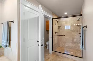 4556 SW Taylors Ferry Rd, Portland, OR 97219 - Photo 23