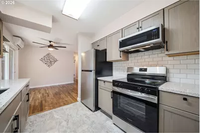 2126 SE 162nd Ave, Portland, OR 97233 - Photo 9