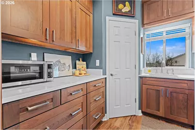 21123 NE Osburn Loop, Fairview, OR 97024 - Photo 9