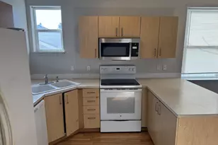 9143 SE Pine St, Portland, OR 97216 - Photo 7