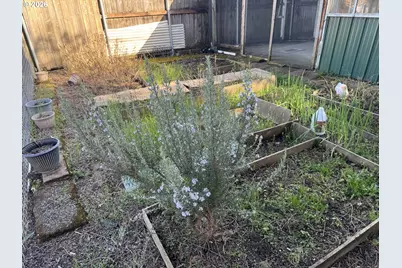 9143 SE Pine St, Portland, OR 97216 - Photo 27