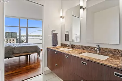 1310 NW Naito Pkwy #1001, Portland, OR 97209 - Photo 19