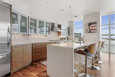 1310 NW Naito Pkwy #1001, Portland, OR 97209 - Photo 9