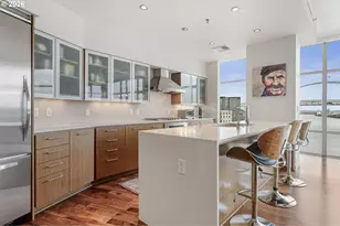 1310 NW Naito Pkwy, Portland, OR 97209 - Photo 9