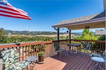 104 Angelcrest Ct, Roseburg, OR 97471 - Photo 21