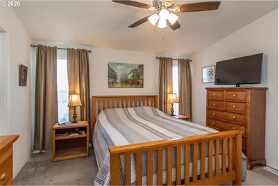 104 Angelcrest Ct, Roseburg, OR 97471 - Photo 9