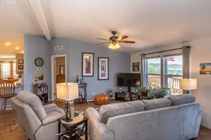 104 Angelcrest Ct, Roseburg, OR 97471 - Photo 15