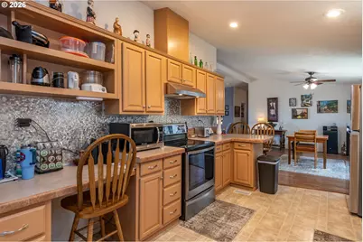 104 Angelcrest Ct, Roseburg, OR 97471 - Photo 7