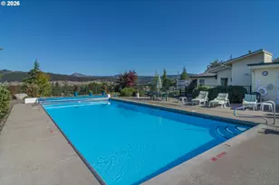 104 Angelcrest Ct, Roseburg, OR 97471 - Photo 33