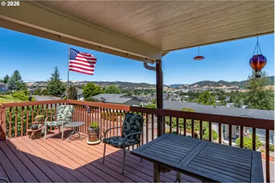 104 Angelcrest Ct, Roseburg, OR 97471 - Photo 25