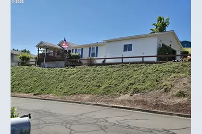 104 Angelcrest Ct, Roseburg, OR 97471 - Photo 3
