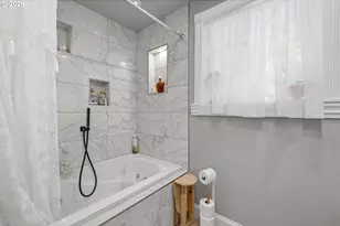 2408 N Greeley Dr, Kelso, WA 98626 - Photo 15