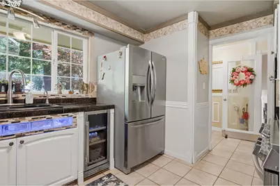 2408 N Greeley Dr, Kelso, WA 98626 - Photo 9