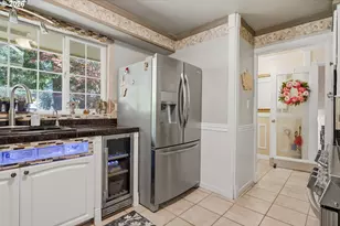 2408 N Greeley Dr, Kelso, WA 98626 - Photo 9
