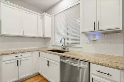 14231 SW Walnut Creek Ct, Portland, OR 97223 - Photo 13