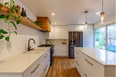 7645 SW Cedarcrest St, Portland, OR 97223 - Photo 11