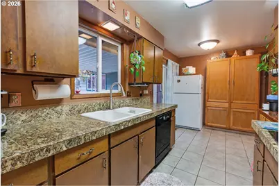 909 NE 177th Ave, Gresham, OR 97230 - Photo 13