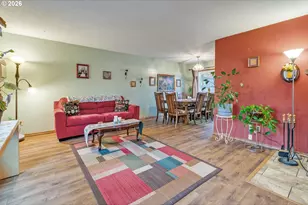 909 NE 177th Ave, Gresham, OR 97230 - Photo 7