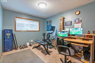 909 NE 177th Ave, Gresham, OR 97230 - Photo 23