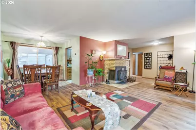 909 NE 177th Ave, Gresham, OR 97230 - Photo 9