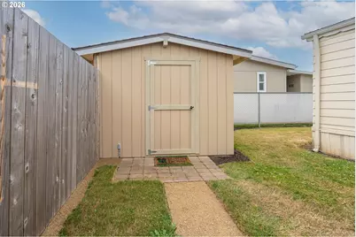 4374 Hazelgreen Rd, Salem, OR 97305 - Photo 7