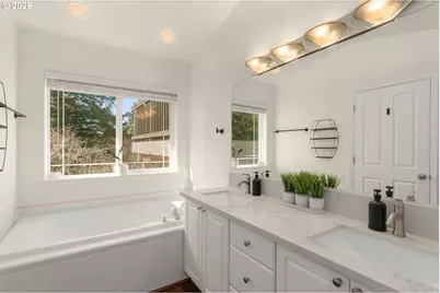 13261 SW Essex Dr, Portland, OR 97223 - Photo 19