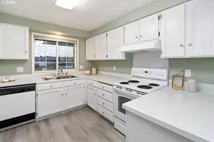 760 Gaileen Way, Harrisburg, OR 97446 - Photo 9