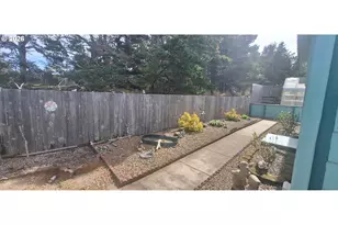 848 Wecoma Loop, Florence, OR 97439 - Photo 5