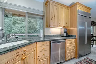53221 E Marmot Rd, Sandy, OR 97055 - Photo 15