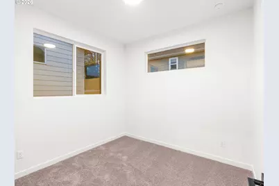 8350 N Bank St, Portland, OR 97203 - Photo 7