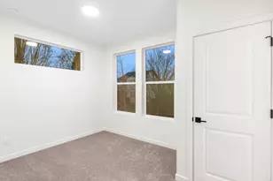 8350 N Bank St, Portland, OR 97203 - Photo 9