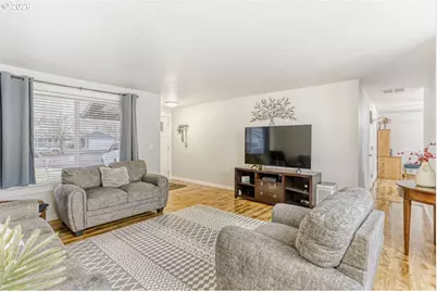 606 S 22nd Ct, Cornelius, OR 97113 - Photo 9