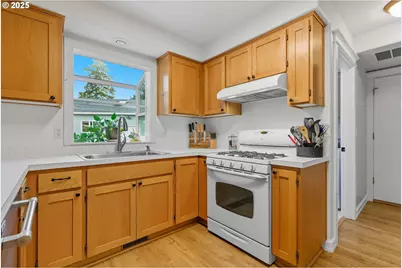 1339 S Baywood Ct, Canby, OR 97013 - Photo 17