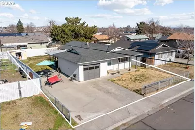 595 E Wilshire Ave, Hermiston, OR 97838 - Photo 33
