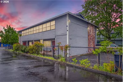 7555 N Portsmouth Ave, Portland, OR 97203 - Photo 1