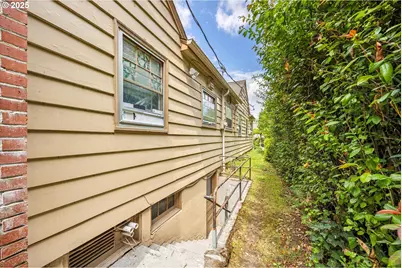2475 NW Raleigh St, Portland, OR 97210 - Photo 21