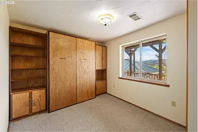 1980 E Sixth Ave, Sutherlin, OR 97479 - Photo 29