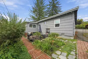 729 NE Locust St, Oakland, OR 97462 - Photo 25