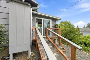 729 NE Locust St, Oakland, OR 97462 - Photo 23