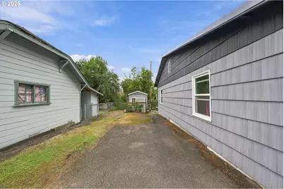 729 NE Locust St, Oakland, OR 97462 - Photo 29