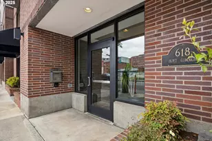 618 NW 12th Ave, Portland, OR 97209 - Photo 3