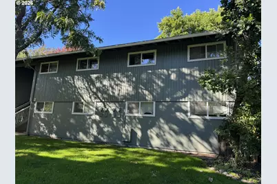 2180 W 17th Ct, Eugene, OR 97402 - Photo 3