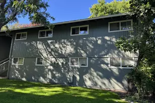 2180 W 17th Ct, Eugene, OR 97402 - Photo 3