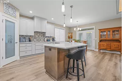 425 NW Crater Lake Dr, Dallas, OR 97338 - Photo 9