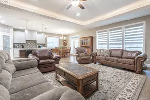 425 NW Crater Lk Dr, Dallas, OR 97338 - Photo 7