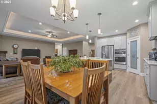 425 NW Crater Lk Dr, Dallas, OR 97338 - Photo 15