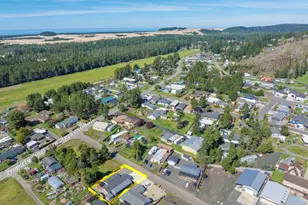 829 Jacobson Way, Lakeside, OR 97449 - Photo 3
