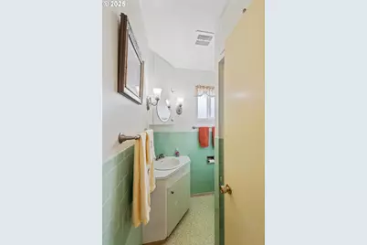 90880 Robertson Ln, Coos Bay, OR 97420 - Photo 23