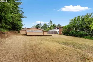 90880 Robertson Ln, Coos Bay, OR 97420 - Photo 35